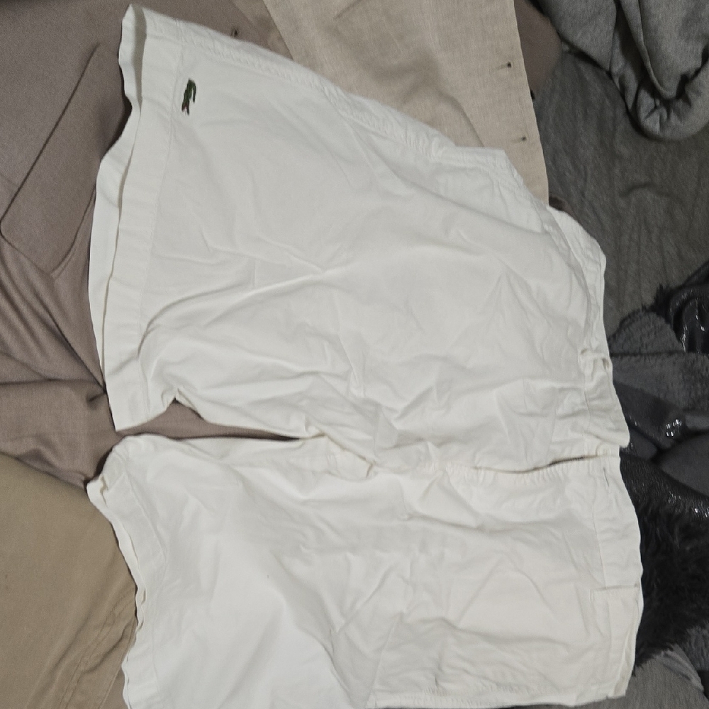 Lacoste White Flat Front Men's Shorts with Green Crocodile Logo